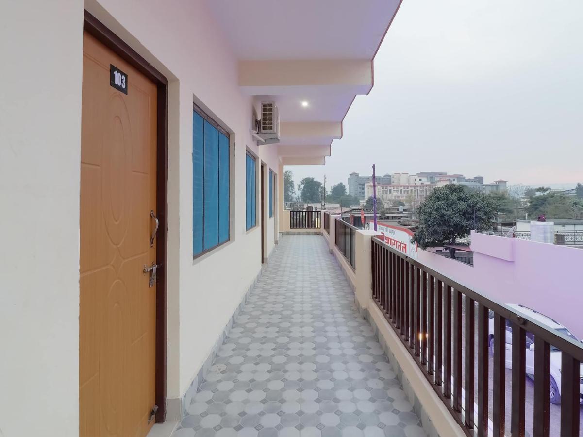 Oyo 84661 Lakshmi Home Stay Jhājra 外观 照片